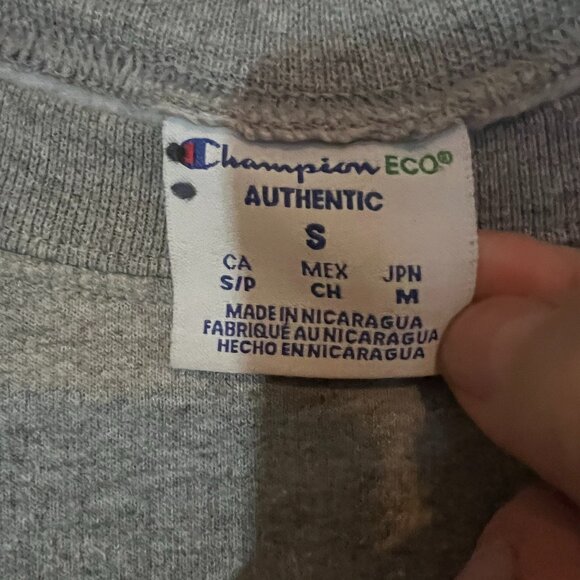 Champion | Classic Georgetown University Sweater - Picture 3 of 4